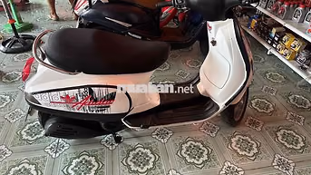 Piaggio Vespa Trắng