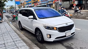 Kia Sedona DAT 2017 máy dầu màu trắng đẹp