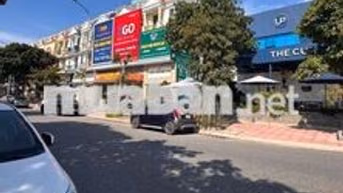 Nhà cho thuê 7pn sẵn máy lạnh mặt tiền Hoàng Hoa Thám Phú Lợi