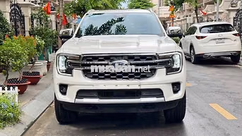 Bán Ford Everest Titanium 2023 cá nhân đi kỹ
