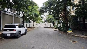 BAN DAT ĐƯỜNG XE HƠI THÔNG TỨ TRUNG  BE NGANG KHUNG 5.5M