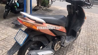Honda Click đỏ