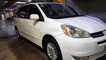 Toyota Sienna 8 chỗ Mỹ Trắng