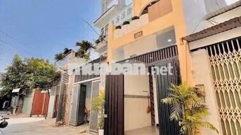 Bán nhà đs: 3, BHH: 3,8x23đúc 3 lầu, 4PN, 4WC, hẻm xe tải