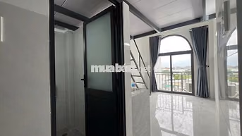 Cho thuê phòng trọ mới 100%, ban công. Kế bên PMH, tiện sang KCX, UFM