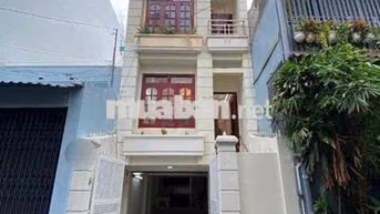 Nhà Mới, xe hơi ngủ trong nhà - 1 trệt 2 Lầu sân thượng