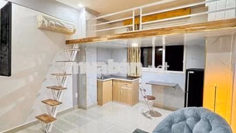 DUPLEX CỬA SỔ SÁT ĐẠI HỌC Y DƯỢC - BÁCH KHOA NGAY MẶT TIỀN