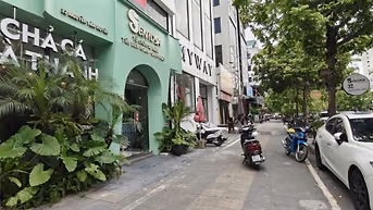 CHO THUÊ TOÀ NHÀ 8 TẦNG MẶT PHỐ NGUYỄN VĂN HUYÊN, CẦU GIẤY - 125TR/THÁ