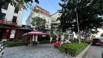 Bán shophouse Embassy Garden mặt đường Hoàng Minh Thảo