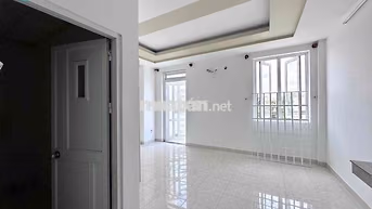Phòng Ban Công Mới Toanh - Thiện Tiện UEH, VHU, SGU, Y Dược