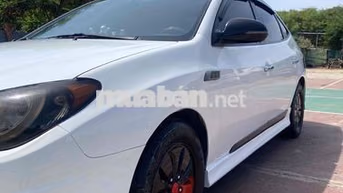 Hyundai Elantra Sports 1.6 Trắng 5 chỗ