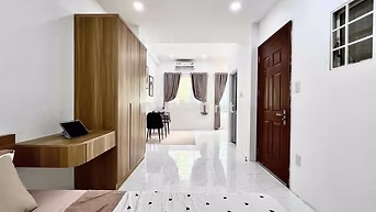 Khai trương phòng mới ban công cửa sổ, rộng rãi tiện nghi