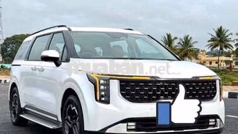 Kia Carnival Luxury 2025 8 chỗ Trắng 47850 km