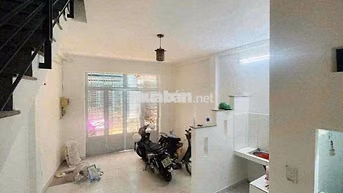 Cho thuê nhà nguyên căn.Đường Lạc Long Quân,Phường 10.Quận Tân Bình