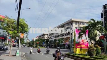 nhà chính chủ hiếm có ,khó tìm ,lâu mới thấy ,mặt tiền phan xích long