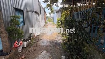 Bán gấp nhà Bình Chánh 700tr sổ chung