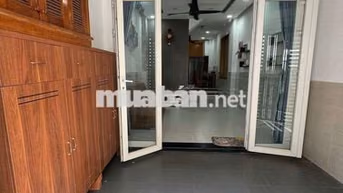 Nhà sạch sẽ đẹp thoáng mát gần đường lên tiện lợi rất nhiều thứ