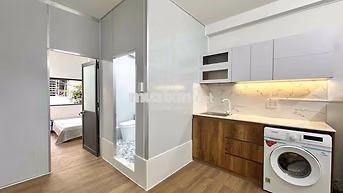 Nhà Mới 1PN Tách Bếp - MG Riêng. Cửa sổ siu thoáng , thang máy hầm xe.