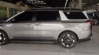 Kia Carnival 2025 2.2D Luxury 8S Xám Kim Loại
