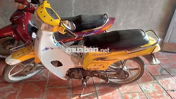 Xe máy MAX 50cc màu vàng trắng