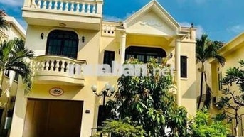Cho Thuê Nguyên Căn Biệt Thự DT 500m2 1Trệt 2Lầu 5Pn 5Wc Hồ Bơi Tenic