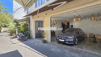 Nhà có Gara ô tô, trung tâm Hải Châu, gần chợ, siêu thị, sông Hàn