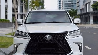 Lexus LX570 SuperSport 2017 Trắng Tự động