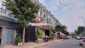 Cho thuê nhà 4Phòng Ngủ Phúc Đạt Ở & Mở Văn Phòng Đối Diện Chung Cư