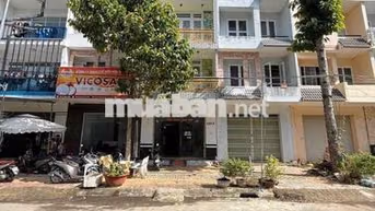 Cho Thuê Nhà Trệt 3 Lầu Trục Chính KDC Phú An