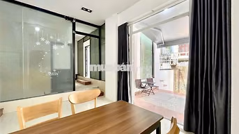 NHÀ NGUYÊN CĂN 2 PHÒNG NGỦ 1 KHÁCH SÂN TRƯỚC ĐẬU Ô TÔ FULL NỘI THẤT 