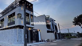 GIẢM 400 TRIỆU BÁN GẤP CĂN NHÀ 3 TẦNG TRỤC CHÍNH KHU DÂN CƯ 