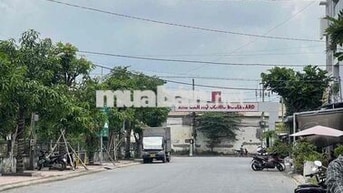 nhà cần bán kdc 584 HUỲNH BÁ CHÁNH