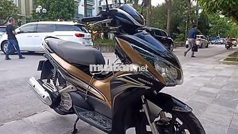 Honda Air Blade 110cc Đen, Vàng đồng