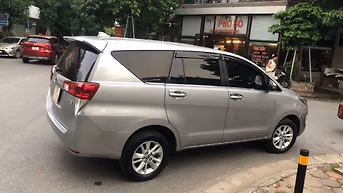 Thanh lý xe innova 2018 nguyên bản