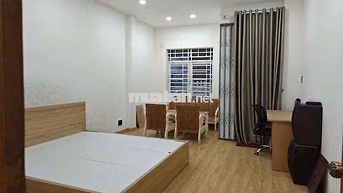 Nhà 1 trệt 1 lầu đường 11 Trường Thọ sẵn nội thất gần chợ Thủ Đức