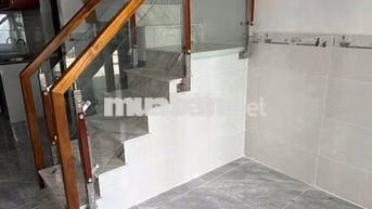 Cho thuê nhà nguyên căn hẻm Bùi Văn Ba nhà mới có 1 máy lạnh 