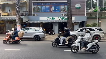 📍 Địa chỉ: Mặt tiền 5A Trần Phú, Quận 5 - giáp trường chuyên Lê Hồng 