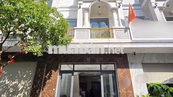 💥 đẹp rẻ nhất khu có 10t thôi ạ đầy đủ nội thất. trong khudc cực vip