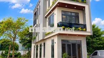 BÁN NHÀ 2 MẶT TIỀN ÔM TRỌN CÔNG VIÊN 1.000M² – GIÁ 7,3 TỶ