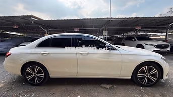 Mercedes-Benz E180 2021 Trắng 8 vạn