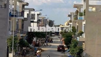 quá rẻ ạ 10tr 3pngu có sẵn cả giường, tủ, điều hòa  rẻ nhất khu ạ