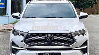 Toyota Innova Cross HEV 2025 Trắng 3000 km