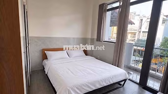 CĂN HỘ FULL NỘI THẤT, FREE XE, BẾP RIÊNG, BAN CÔNG, UEH VHU 10P