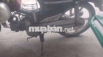 Honda Dream Cổ điển màu Đen
