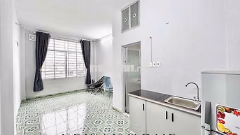 STUDIO CỬA SỔ TRỜI SẴN TỦ LẠNH, MÁY LẠNH, QUA ĐẠI HỌC VĂN HIẾN 10P