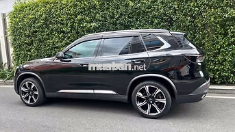 VinFast Lux SA2.0 Turbo Cao cấp 2 cầu Đen