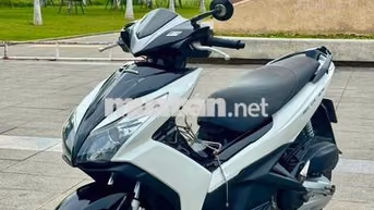 Honda Air Blade Trắng đen Thể thao