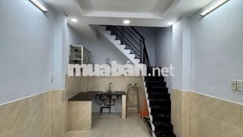 NHÀ SẠCH Ở NGAY 2PN 2WC LẠC LONG QUÂN GẦN CHỢ VẢI TÂN BÌNH