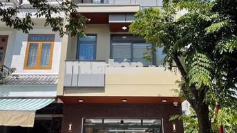 NHÀ MẶT TIỀN KINH DOANH GẦN TRƯỜNG ĐẠI HỌC VĂN LANG