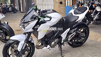 Kawasaki Z800 Trắng Mới đen (màu zin 100%)xe đẹp